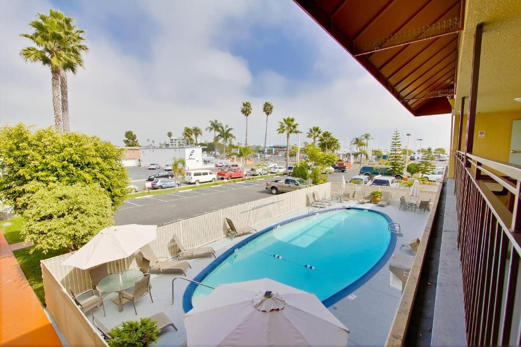 Ramada by Wyndham San Diego Airport - View 3
