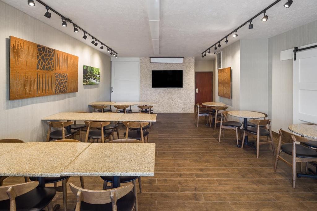 Ramada by Wyndham Moses Lake - View 4