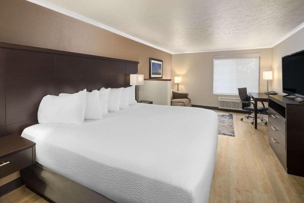 Ramada by Wyndham Moses Lake - View 7