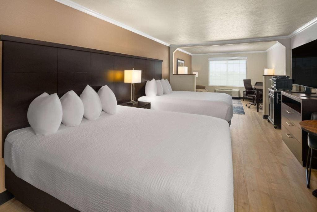 Ramada by Wyndham Moses Lake - View 2