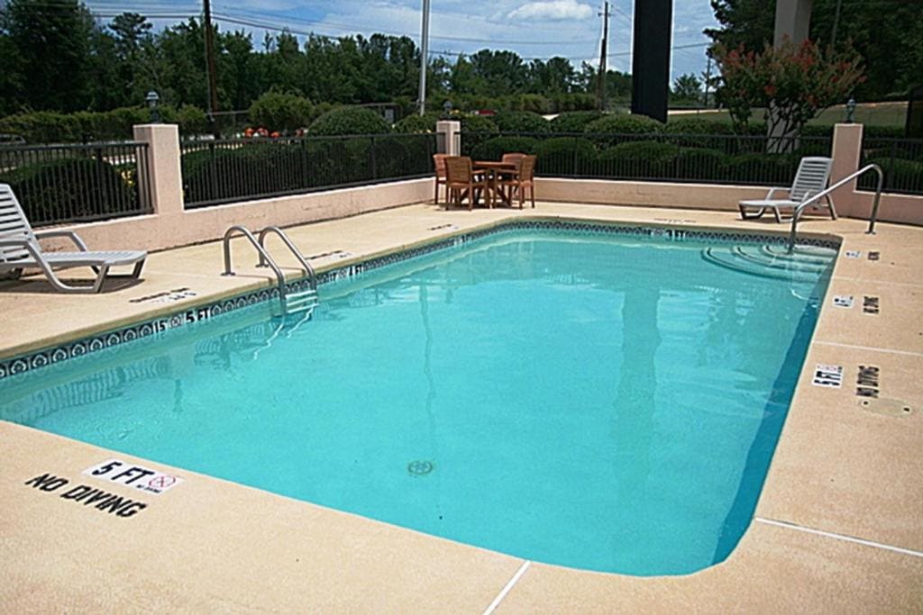 Regency Inn & Suites - View 3