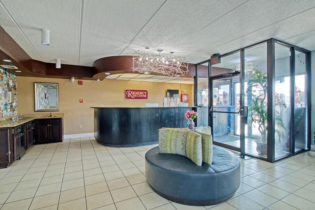 Regency Inn & Suites - View 4