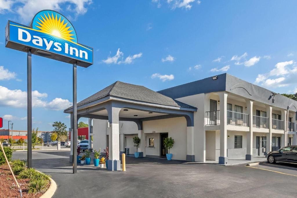 Days Inn by Wyndham Goose Creek - Main view