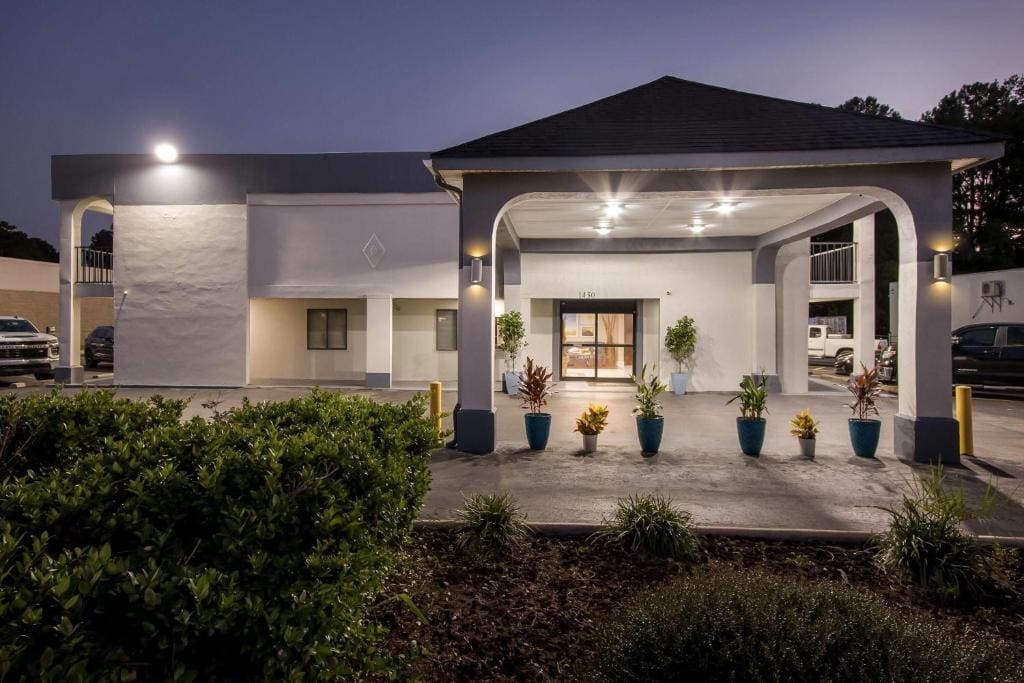 Days Inn by Wyndham Goose Creek - View 6