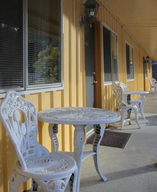 Redwood Suites - View 4