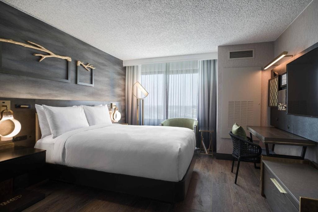 Renaissance Chicago North Shore Hotel - View 7
