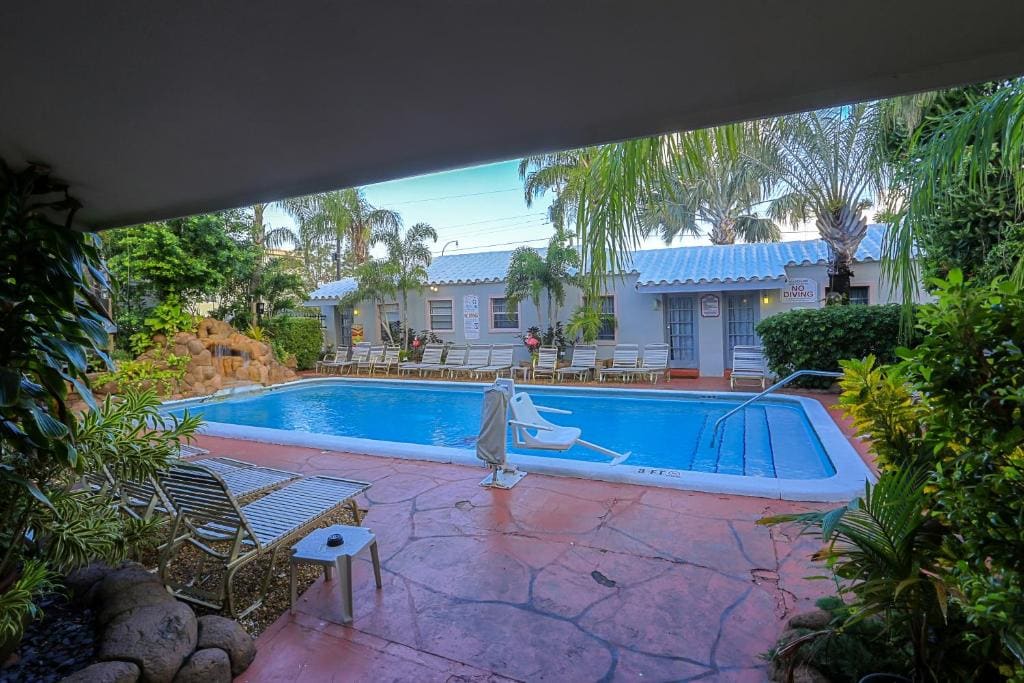 Richard's Motel - View 3