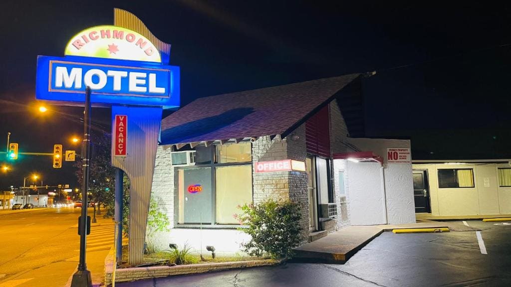 Richmond Motel - View 4