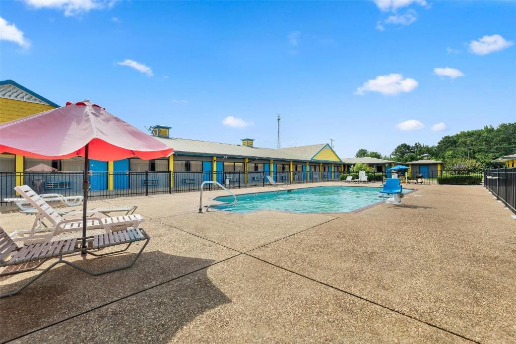 America's Best Value Inn and Suites - View 4