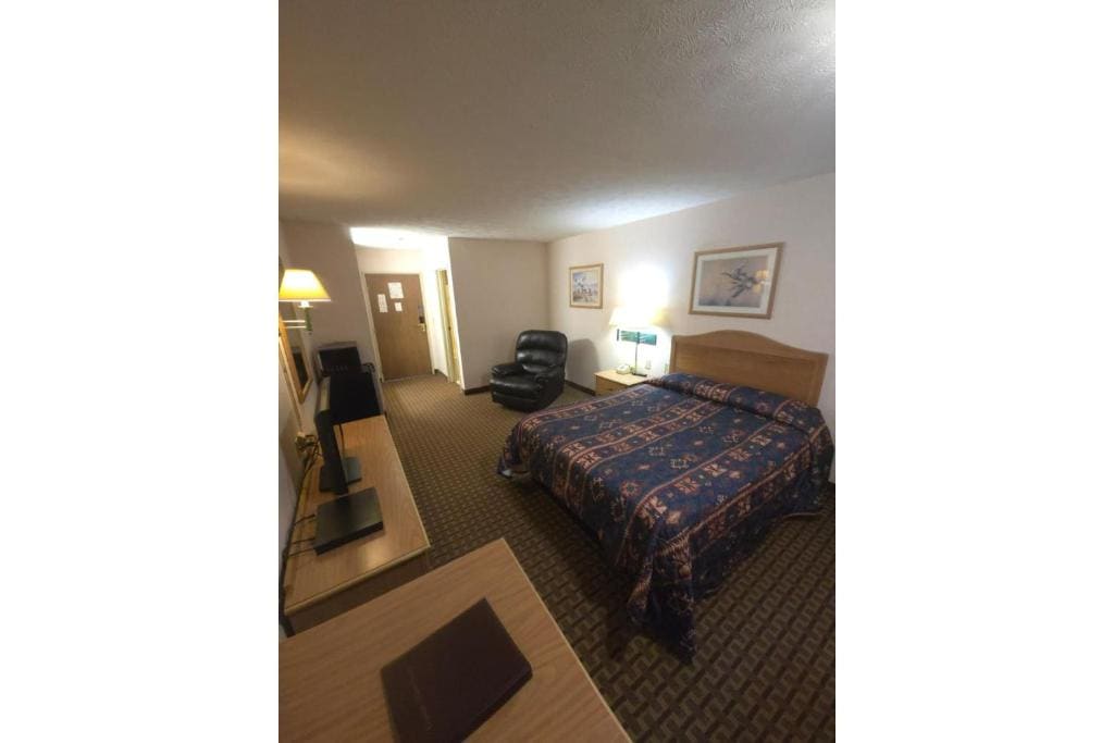 Capital O Roadside Inn Thedford NE 2 - View 6