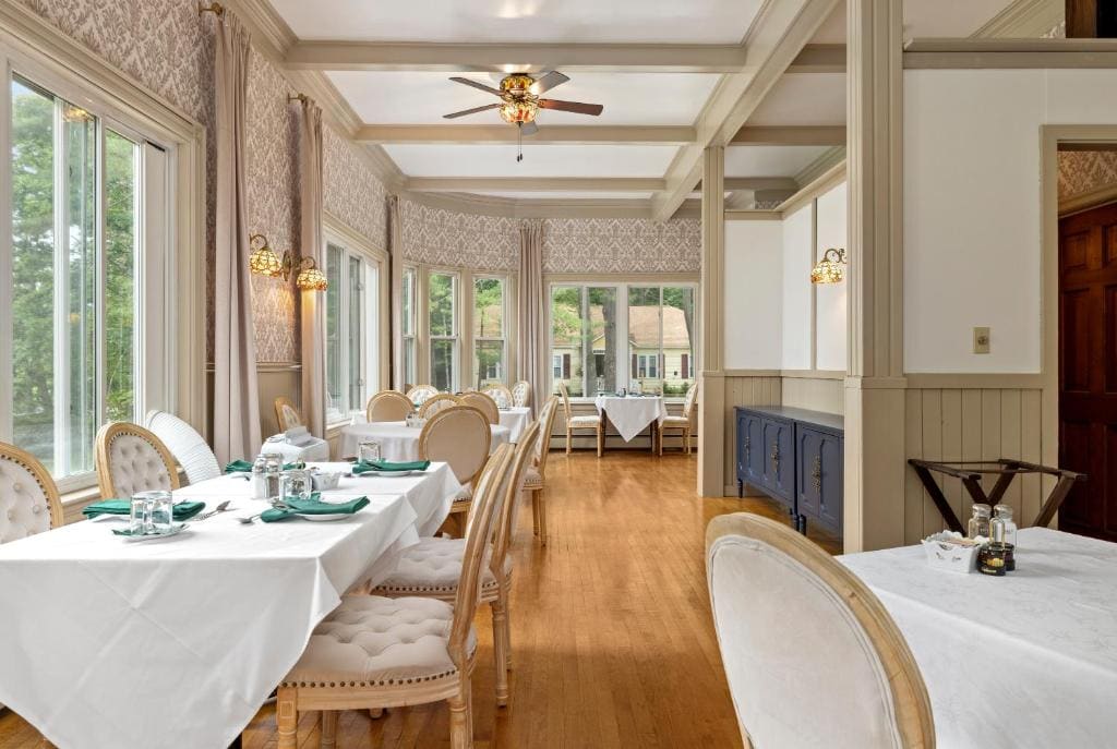 Rockwell Falls Inn and Wine Bar - View 3