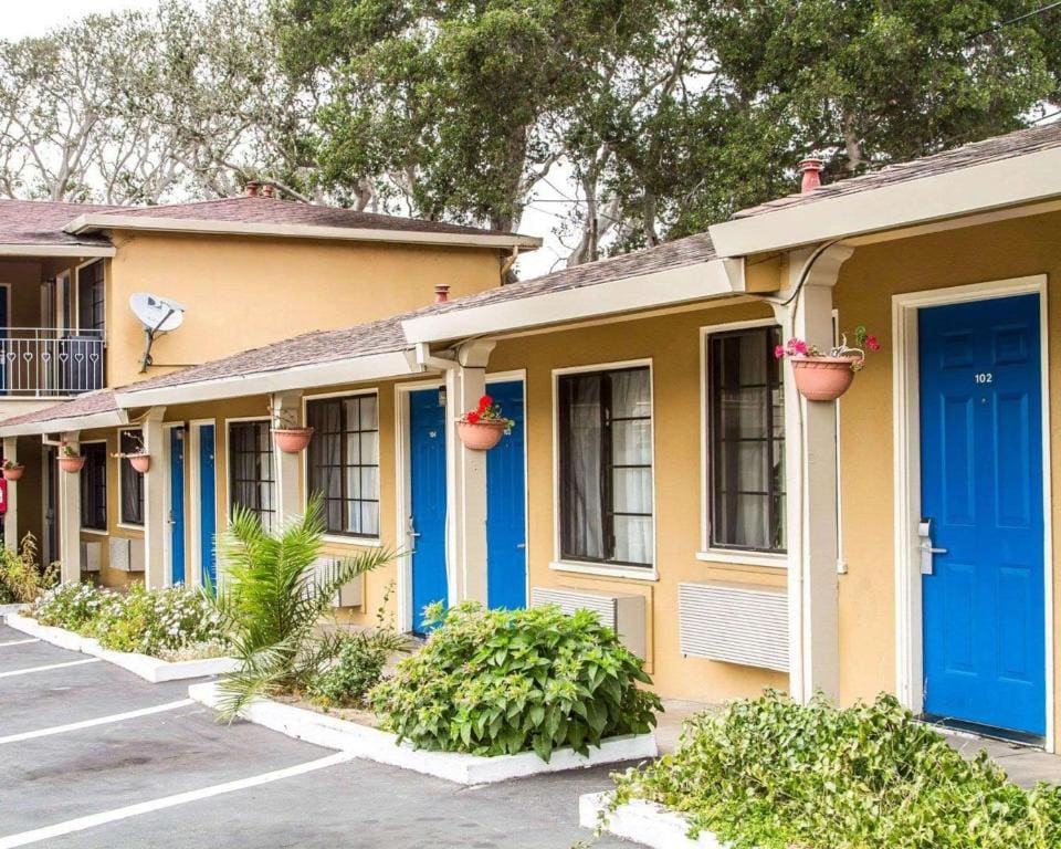Rodeway Inn Monterey Near Fairgrounds - Main view