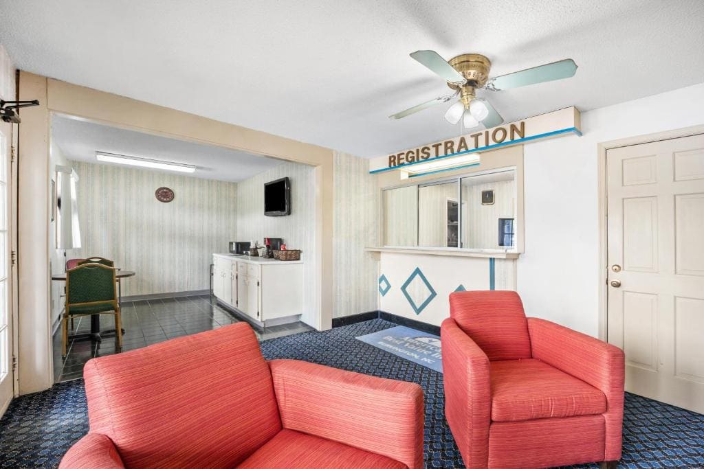 Americas Best Value Inn - Roxboro — Vue 3