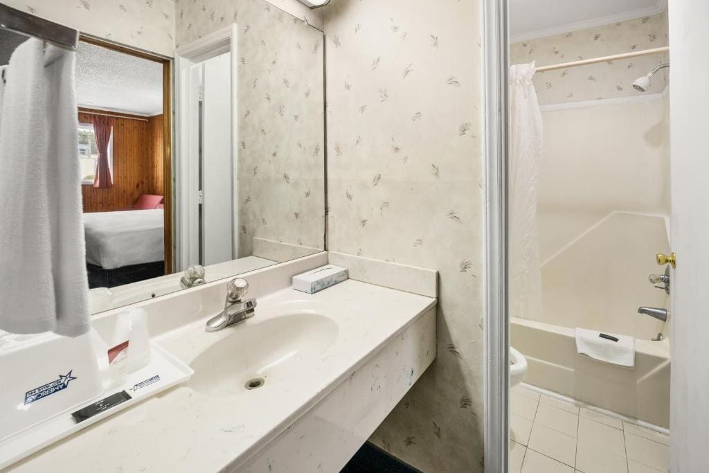 Americas Best Value Inn - Roxboro — Vue 6
