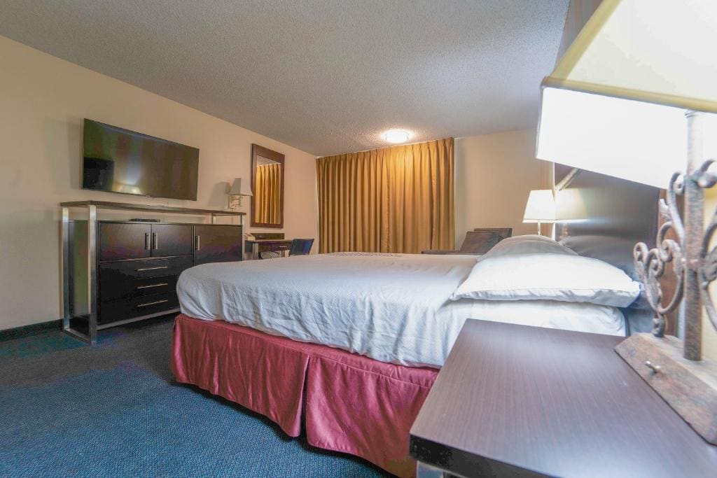 Royal Plaza Inn - View 7
