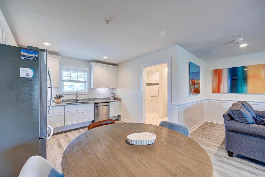 302 Queen Suite, 3rd Floor Low Tide - View 4