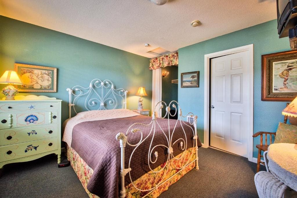 Sandy Cove Inn - View 2