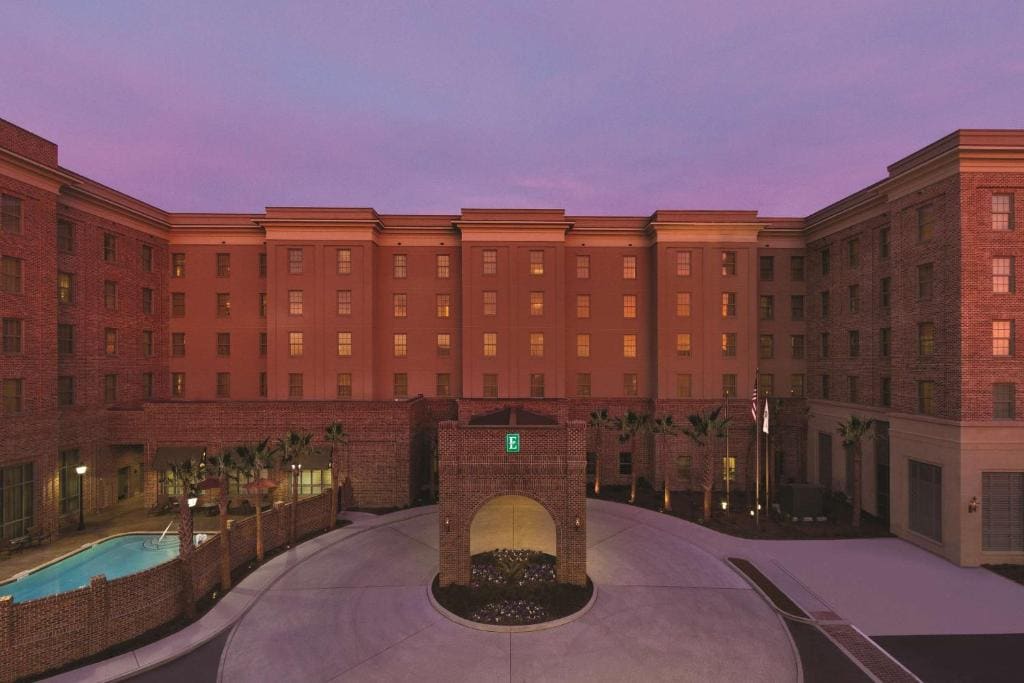 Embassy Suites Savannah Historic District - Main view