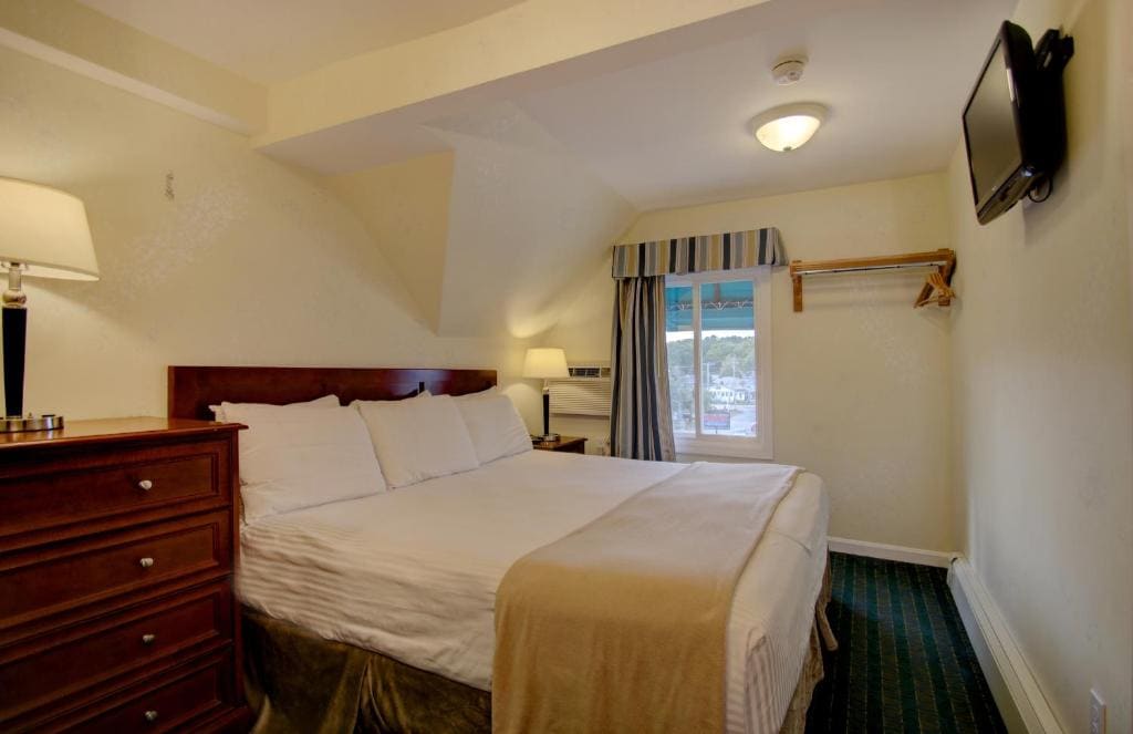 Sea Cliff House Motel - View 2