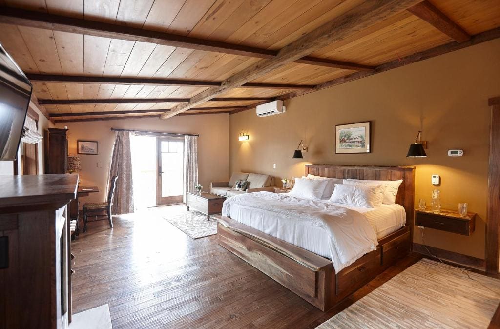 Seesaw's Lodge - View 7