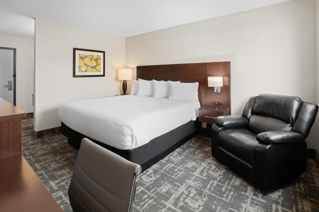 Fargo Inn and Suites - View 7