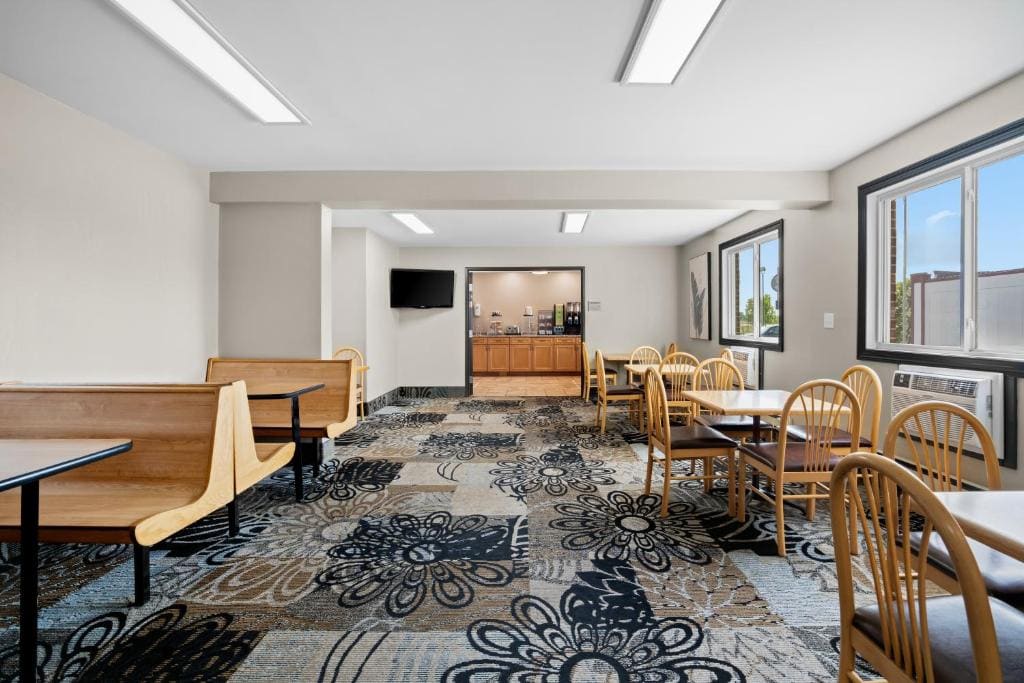 Fargo Inn and Suites - View 4