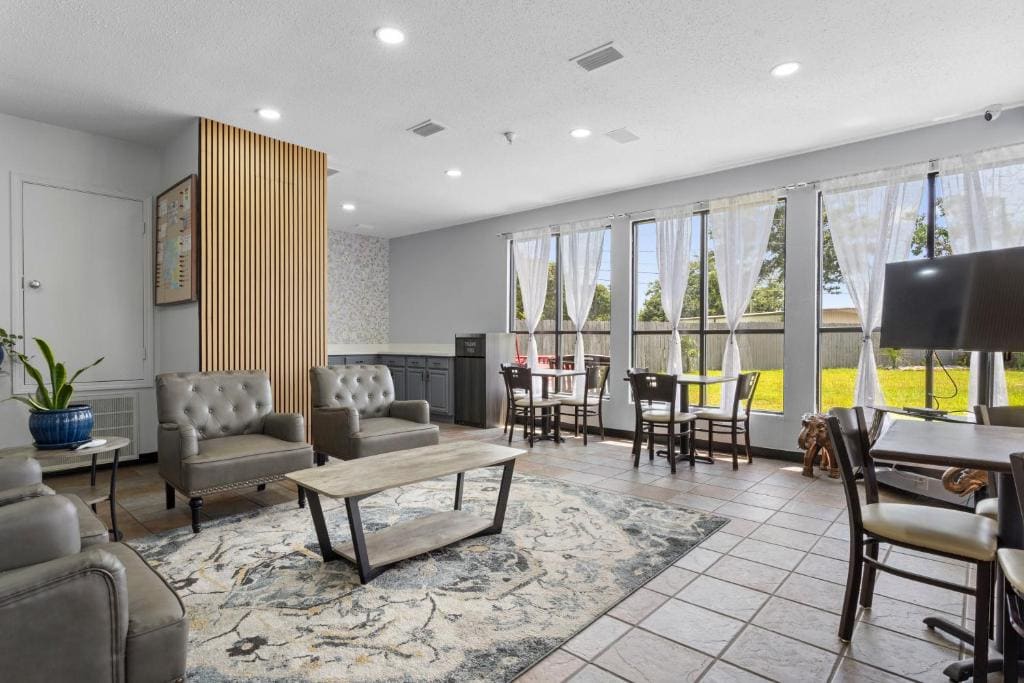 MAGNOLIA INN of BILOXI,OCEAN SPRINGS,PASCAGOULA & GAUTIER - View 4