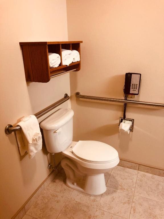 Shenandoah Inn & Suites - View 5
