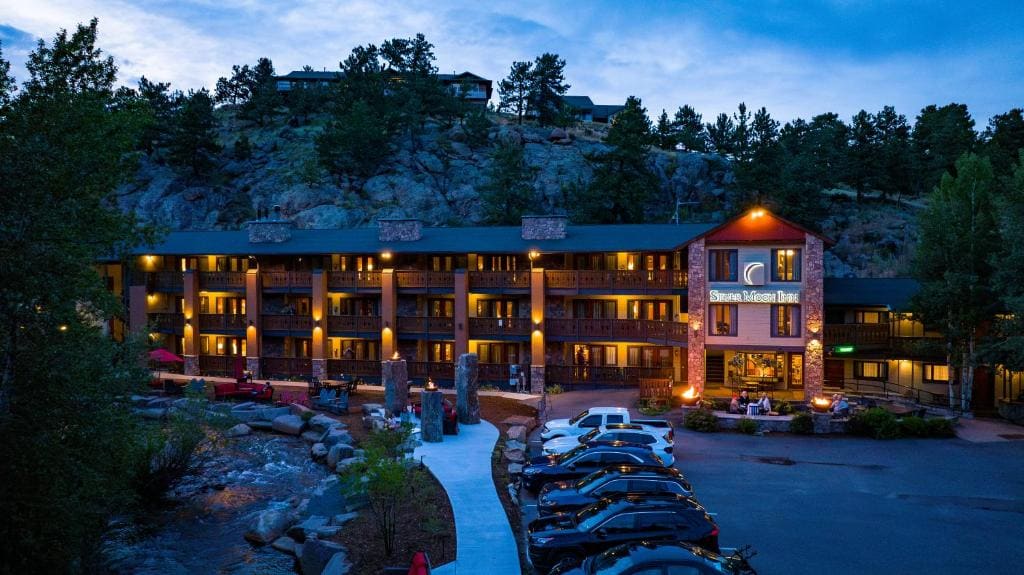 Silver Moon Inn - Main view