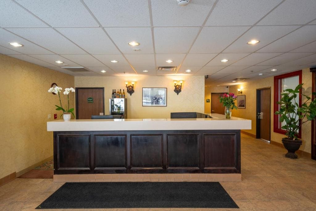 Silverland Inn - View 5