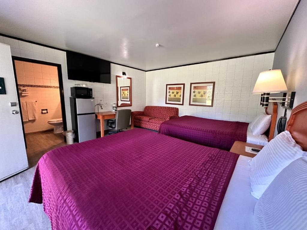 Skyview Motel - Prairie du Sac - View 7