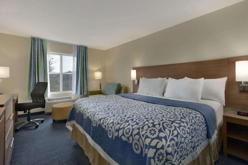 Sleep Inn & Suites Altoona North - View 2