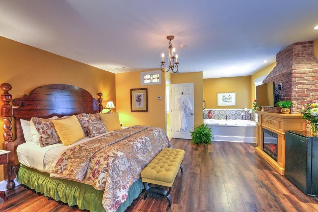 Casa De Solana Bed and Breakfast - View 3