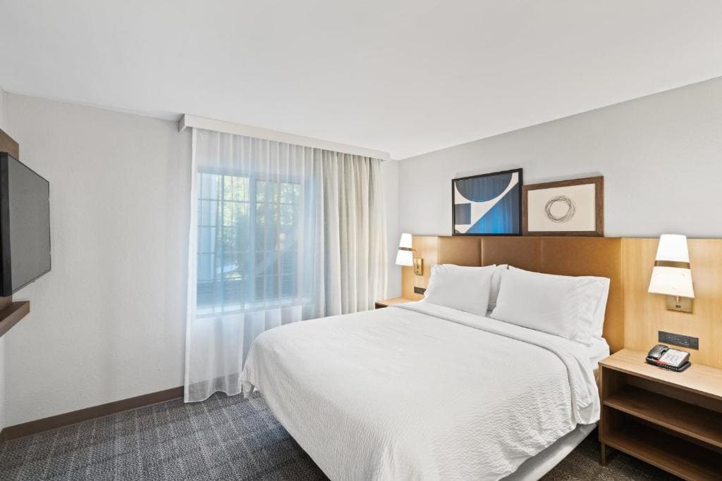 Staybridge Suites North Brunswick by IHG - View 4