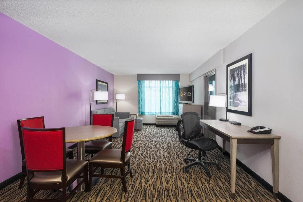 La Quinta by Wyndham Clarksville - View 7