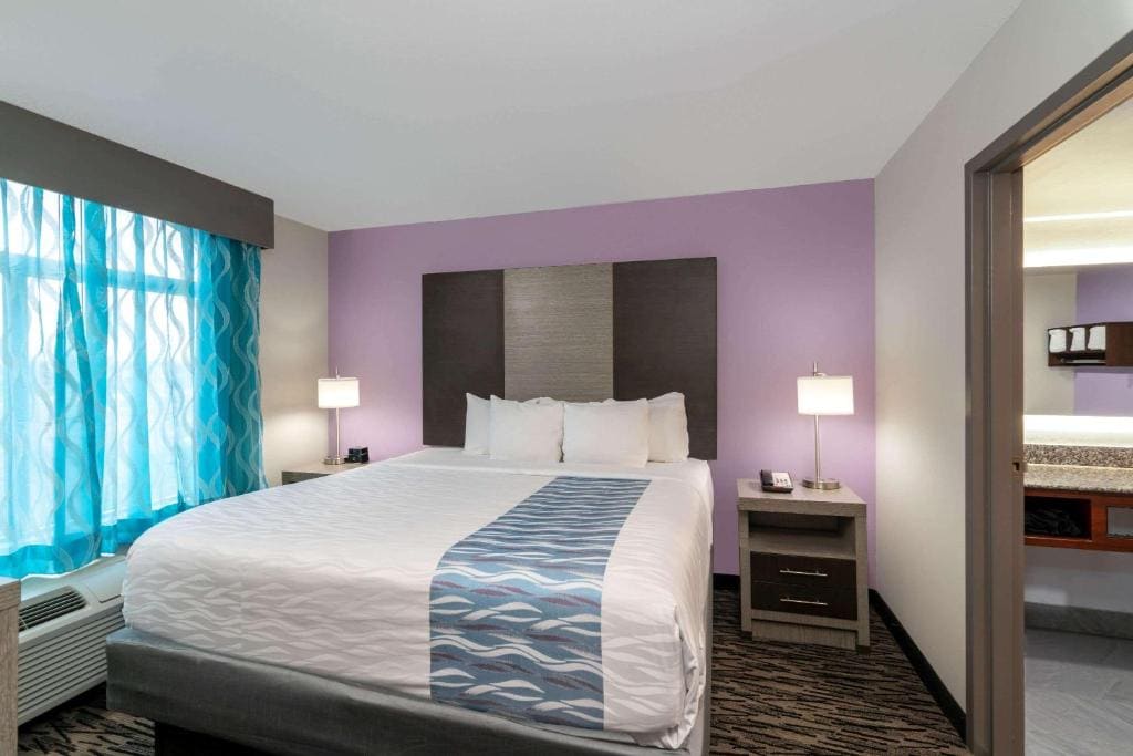La Quinta by Wyndham Clarksville - View 4