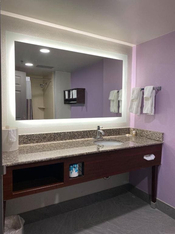 La Quinta by Wyndham Clarksville - View 5