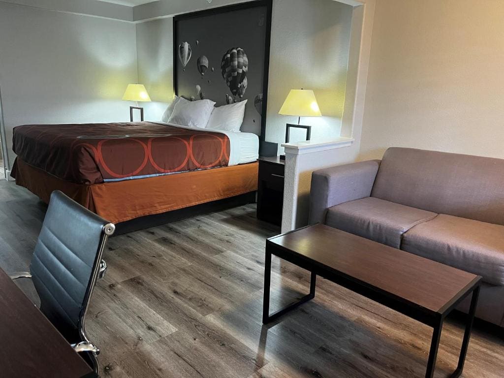 Super 8 by Wyndham Mont Belvieu - Baytown East - View 2
