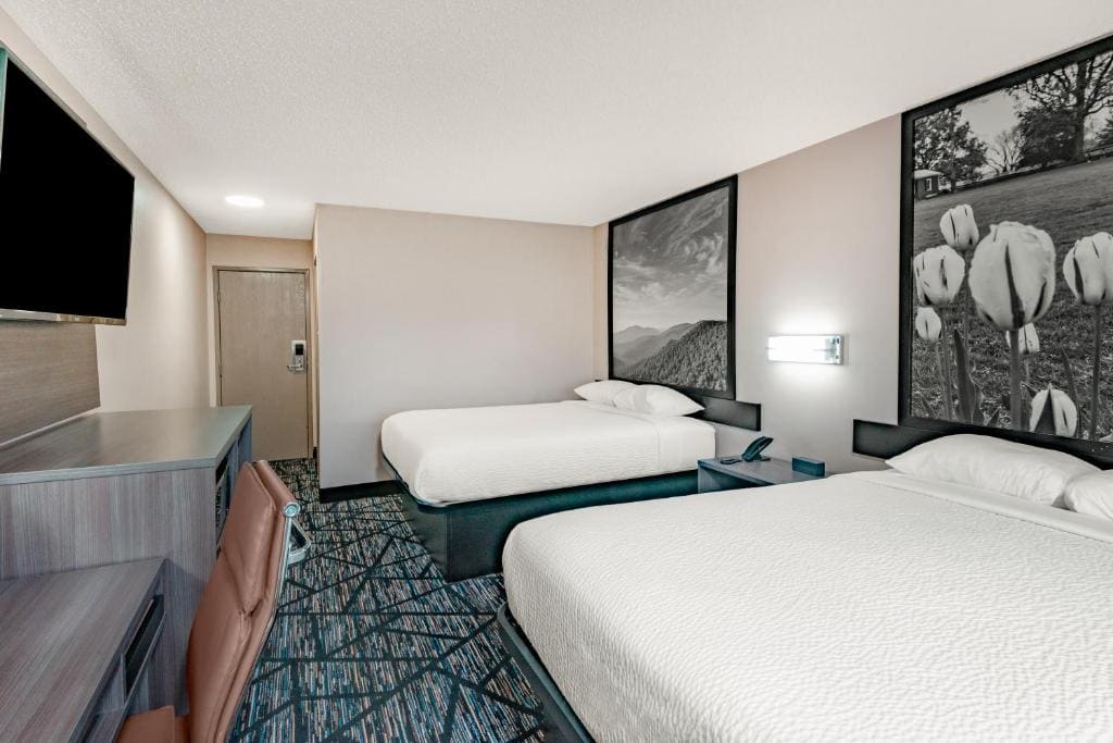 Super 8 by Wyndham Charlottesville - Main view
