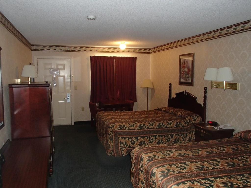 Super 8 by Wyndham Dallas South - व्यू 5