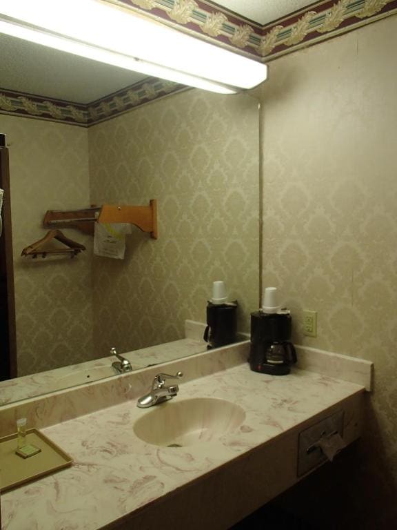 Super 8 by Wyndham Dallas South - व्यू 6