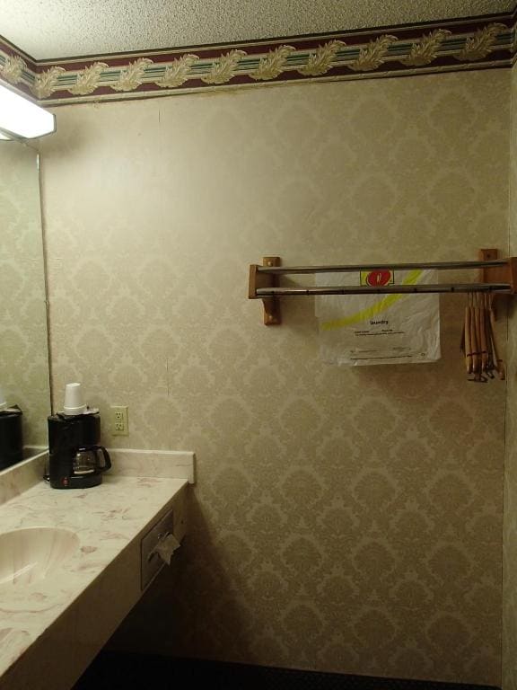 Super 8 by Wyndham Dallas South - व्यू 3