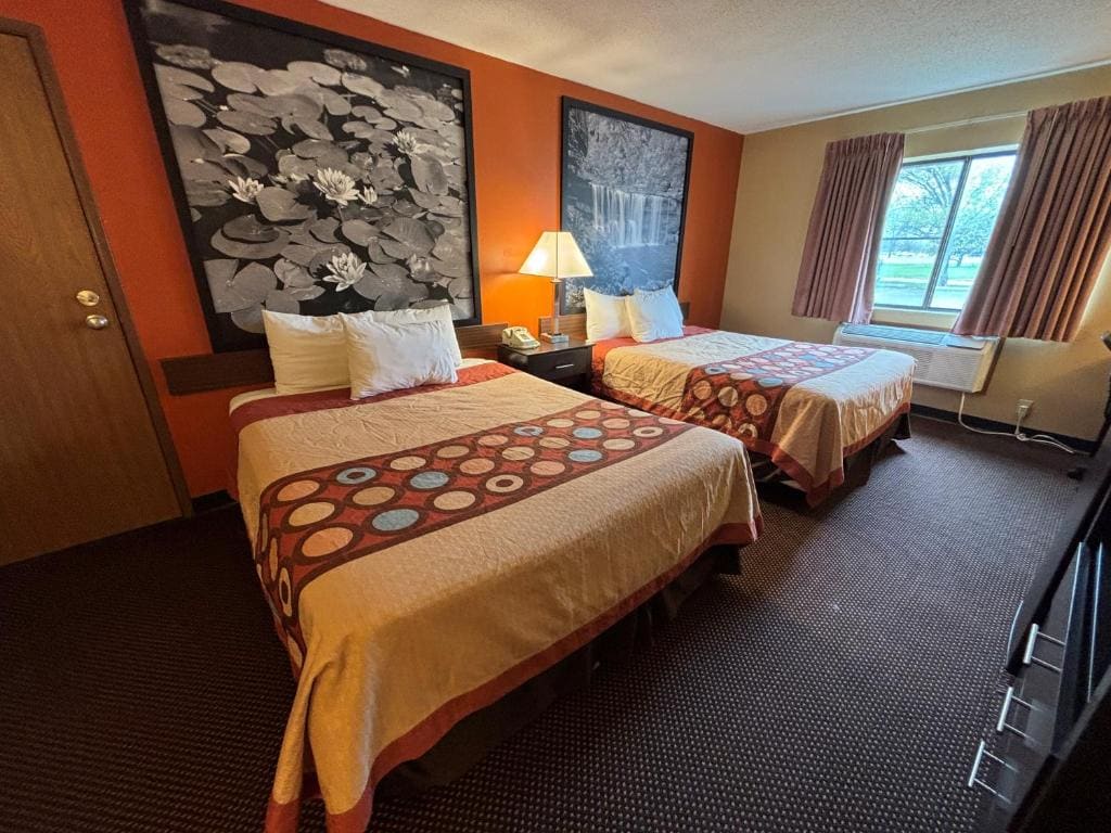 Super 8 by Wyndham Du Quoin - Main view
