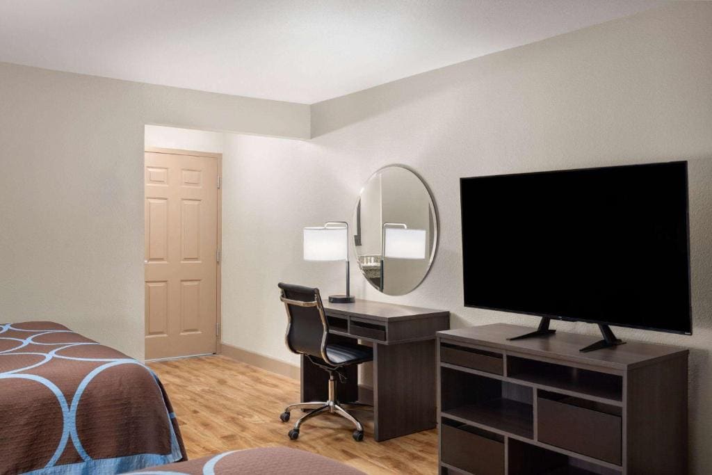 Super 8 by Wyndham Fallon - View 4