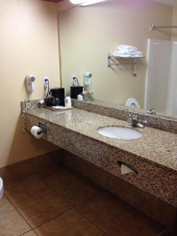 Super 8 by Wyndham Fort Worth North - View 2