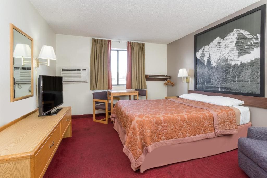 Super 8 by Wyndham Grand Junction Colorado - View 7