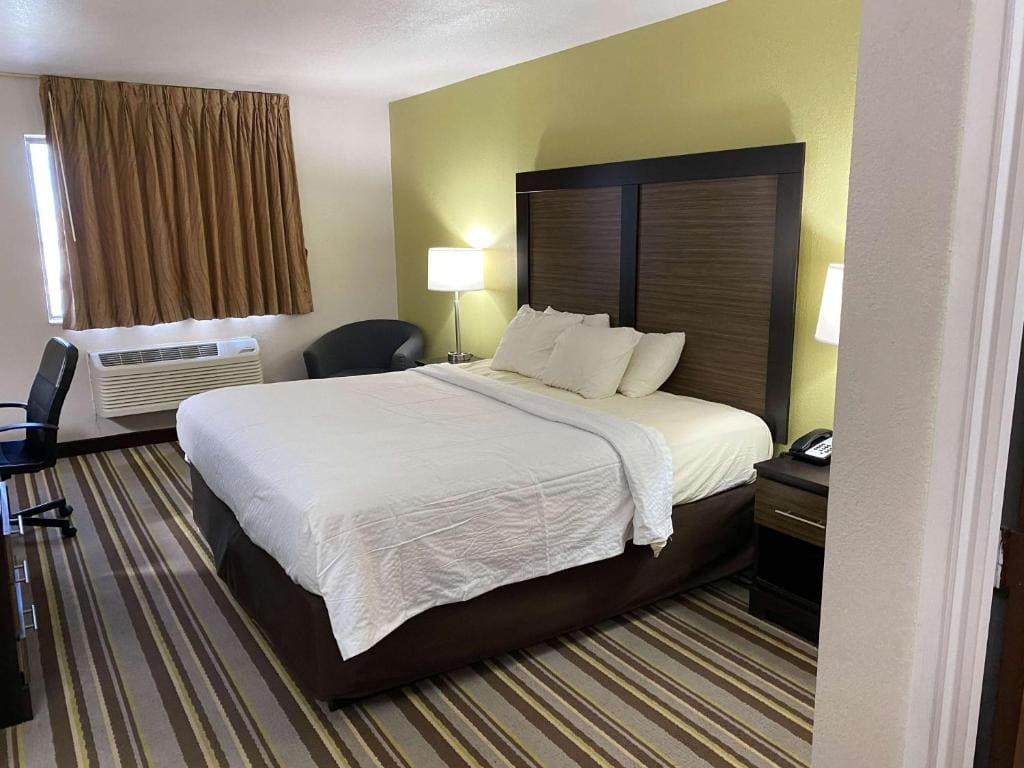 Motel 6 Lancaster - View 5