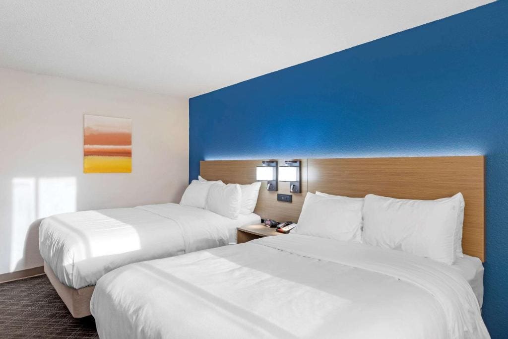 Comfort Inn Detroit - Troy - View 6
