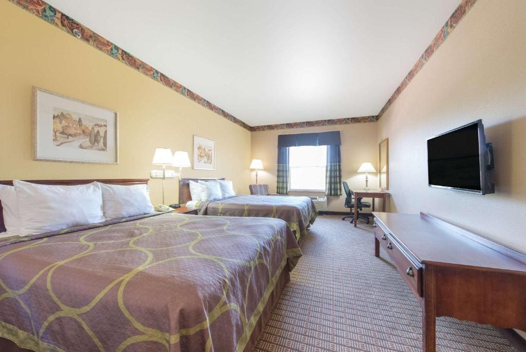 Super 8 by Wyndham Fort Worth Stockyards - View 6