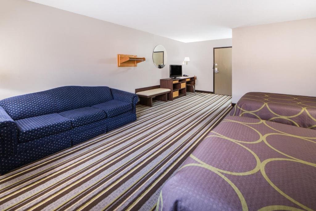 Super 8 by Wyndham Nevada - View 2